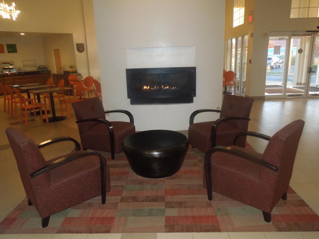 Quality Suites Waldorf Bagian luar foto