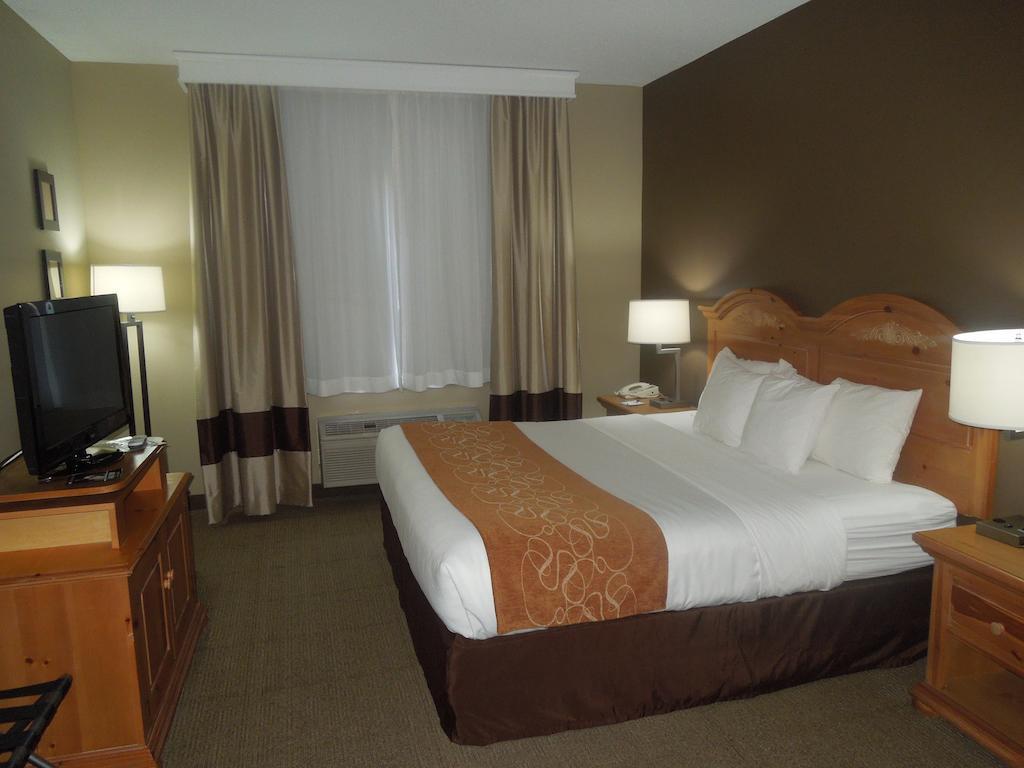 Quality Suites Waldorf Bagian luar foto