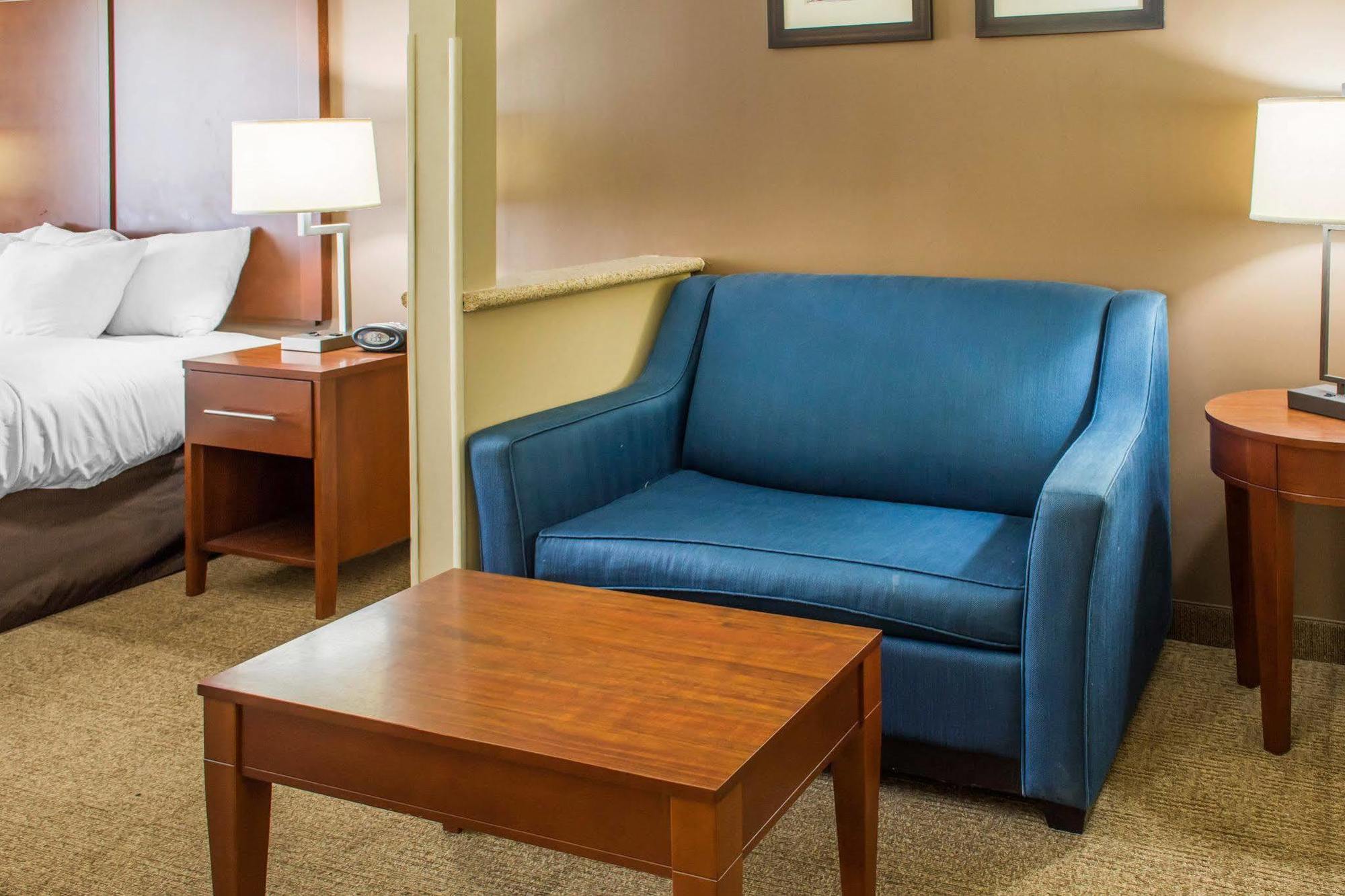 Quality Suites Waldorf Bagian luar foto